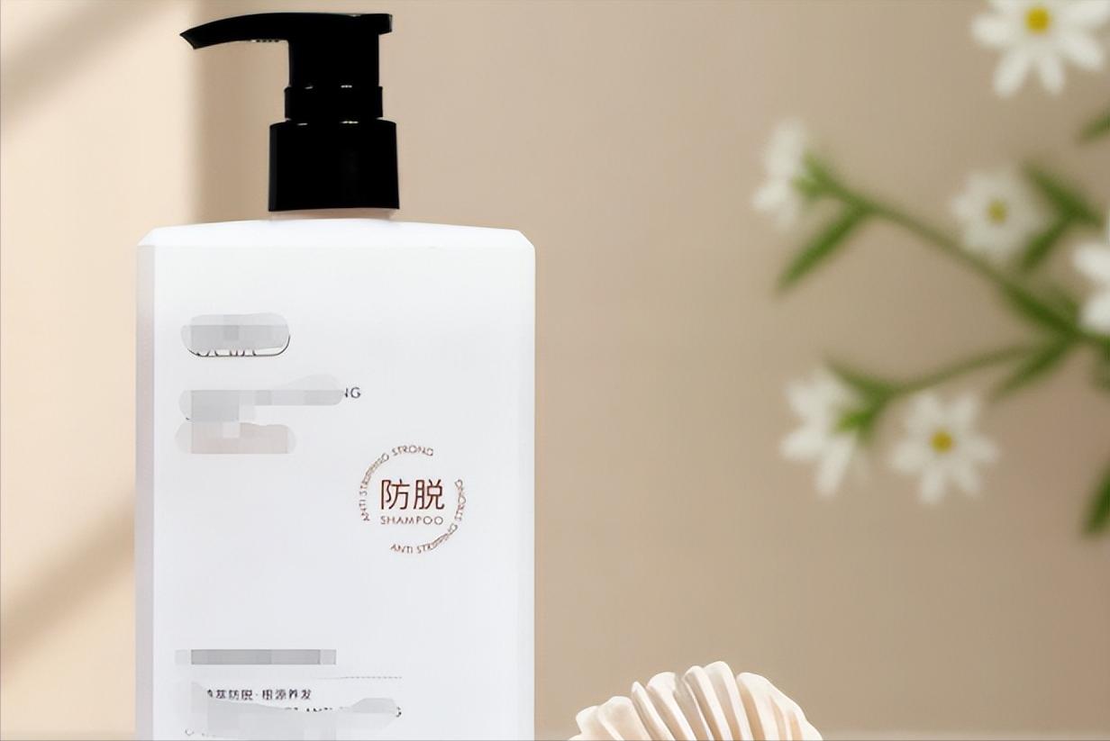 毒洗髮精被曝光！正在傷害你的頭皮「一堆家庭還在用」