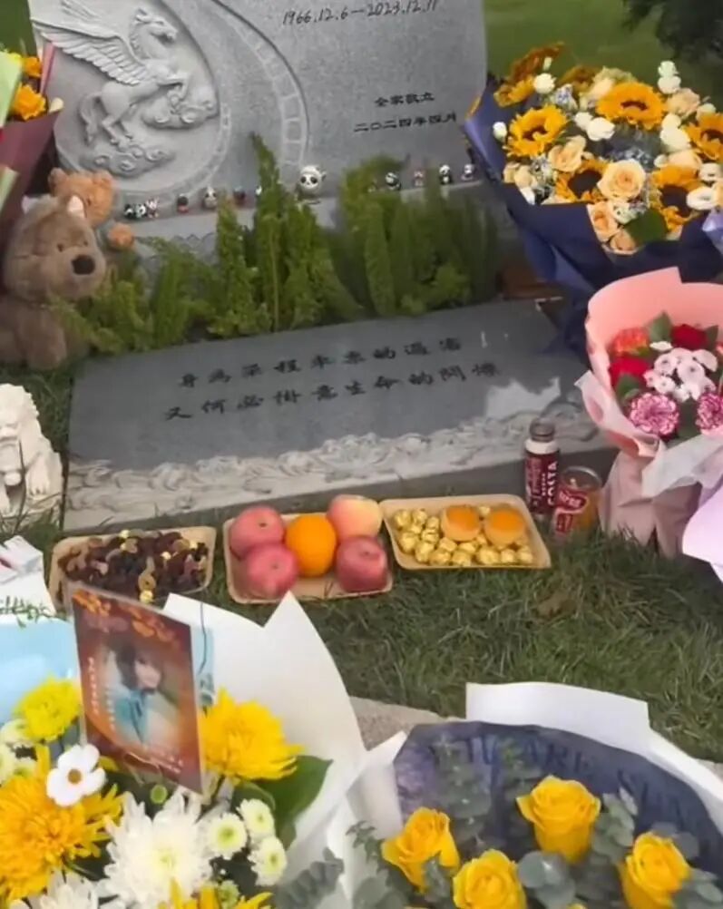 已經去世3年了！她終生無兒無女「後事靠親戚幫忙」　墓碑上「淡淡刻下19字」看哭粉絲：永遠記得祂...