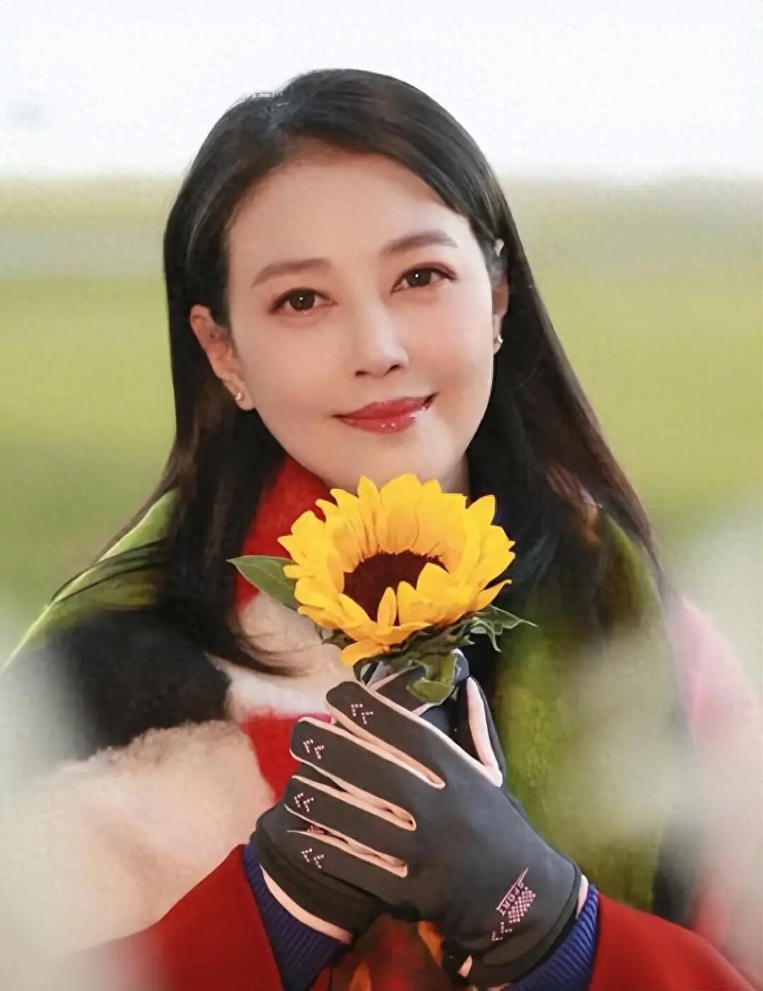 已經去世3年了！她終生無兒無女「後事靠親戚幫忙」　墓碑上「淡淡刻下19字」看哭粉絲：永遠記得祂...