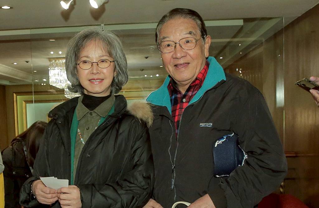 送別亡夫3年！丁強遺孀「不投靠美國兒女」　獨留台灣「76歲拒健康檢查」原因曝光