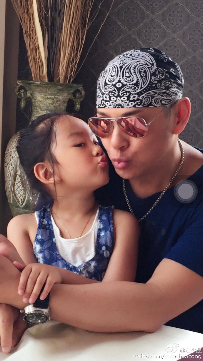 曾演《黃飛鴻》超紅！63歲資深男星「爆離婚獨養幼女」　淪街頭賣唱「肉一圈認不得」他鬆口現況