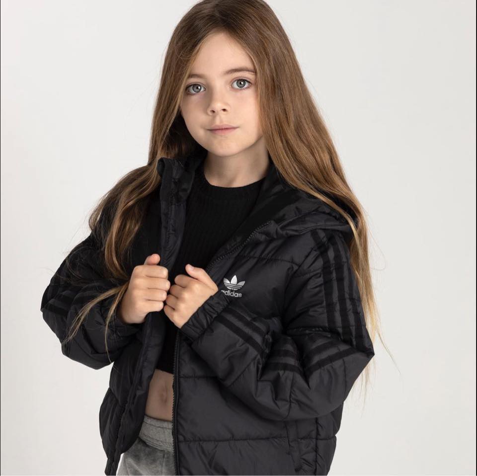 是吃可愛長大的？超Q寶寶「逆天長睫毛臉蛋」萌翻全網　長大化身「長髮靈氣美少女」電眼更迷人❤