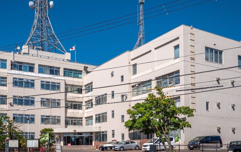 60歲婦人家中藏屍!飄惡臭「大體腐爛成白骨」才被發現 她親曝「遺體身分」:因為沒錢火化