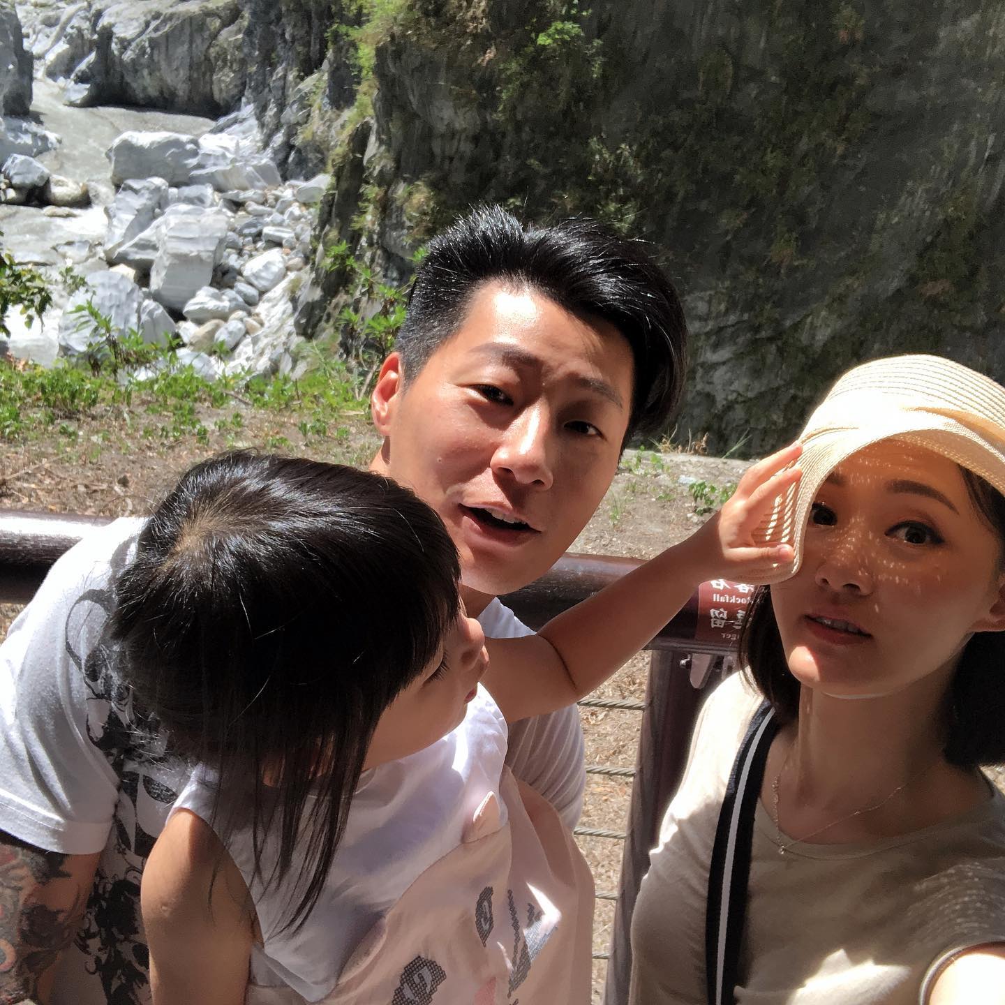 老公為她不再選立委!林昶佐妻子「驚爆罹罕見疾病」 她現身「親曝健康狀況」:沒藥可醫...