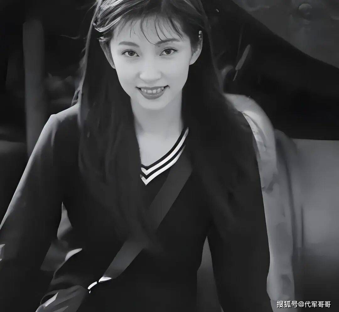 至今未婚未育！53歲影后「突PO滑雪美照」太逆齡　4段戀情全失敗「近況卻令人羨慕」