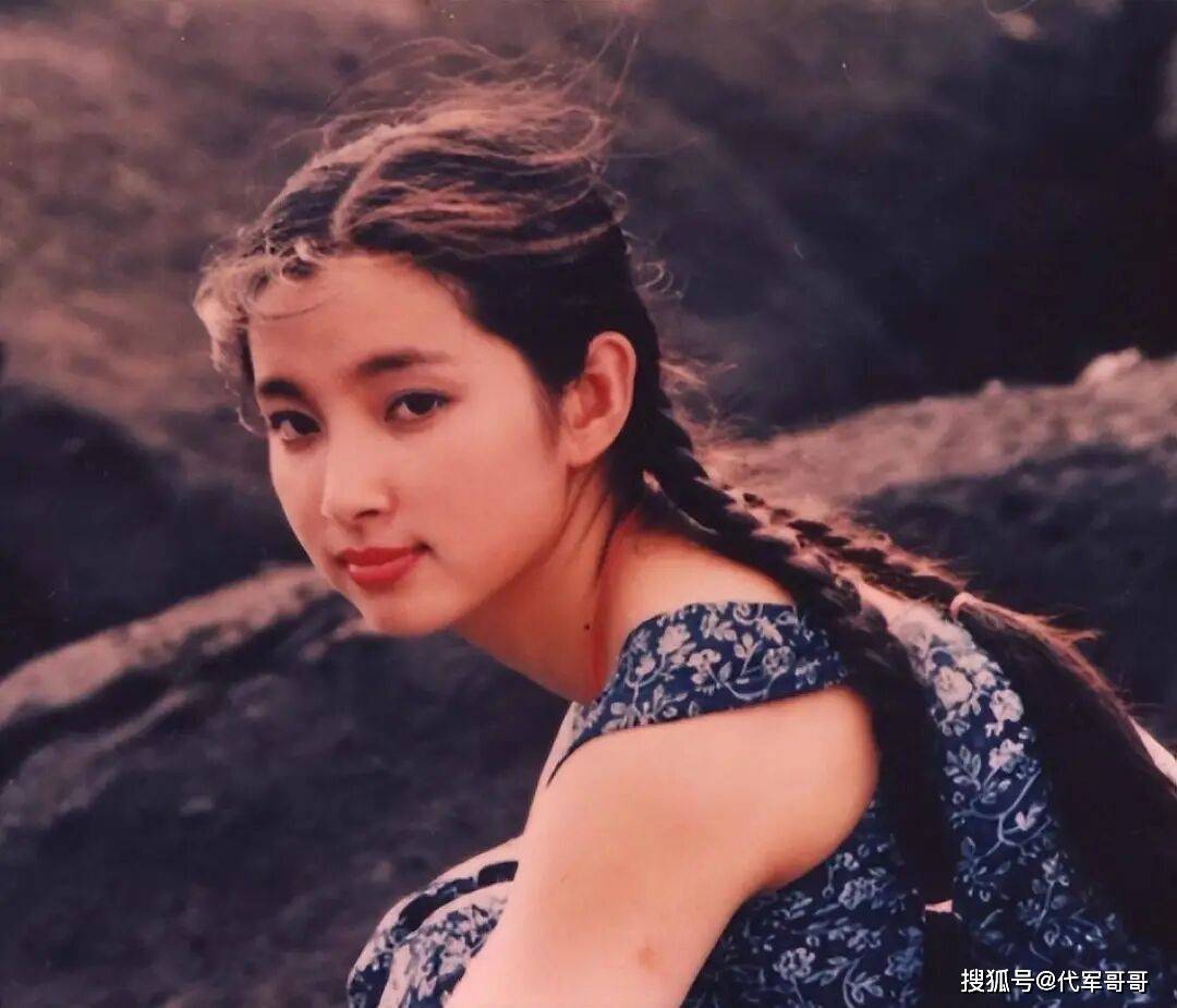 至今未婚未育！53歲影后「突PO滑雪美照」太逆齡　4段戀情全失敗「近況卻令人羨慕」