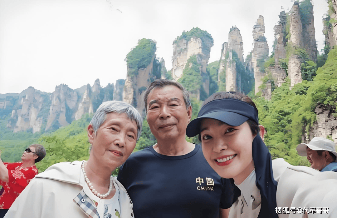 至今未婚未育！53歲影后「突PO滑雪美照」太逆齡　4段戀情全失敗「近況卻令人羨慕」