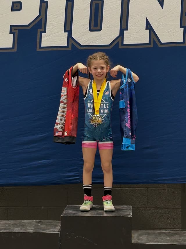 震撼健美界!9歲女孩「舉起81.6公斤」驚人畫面曝光