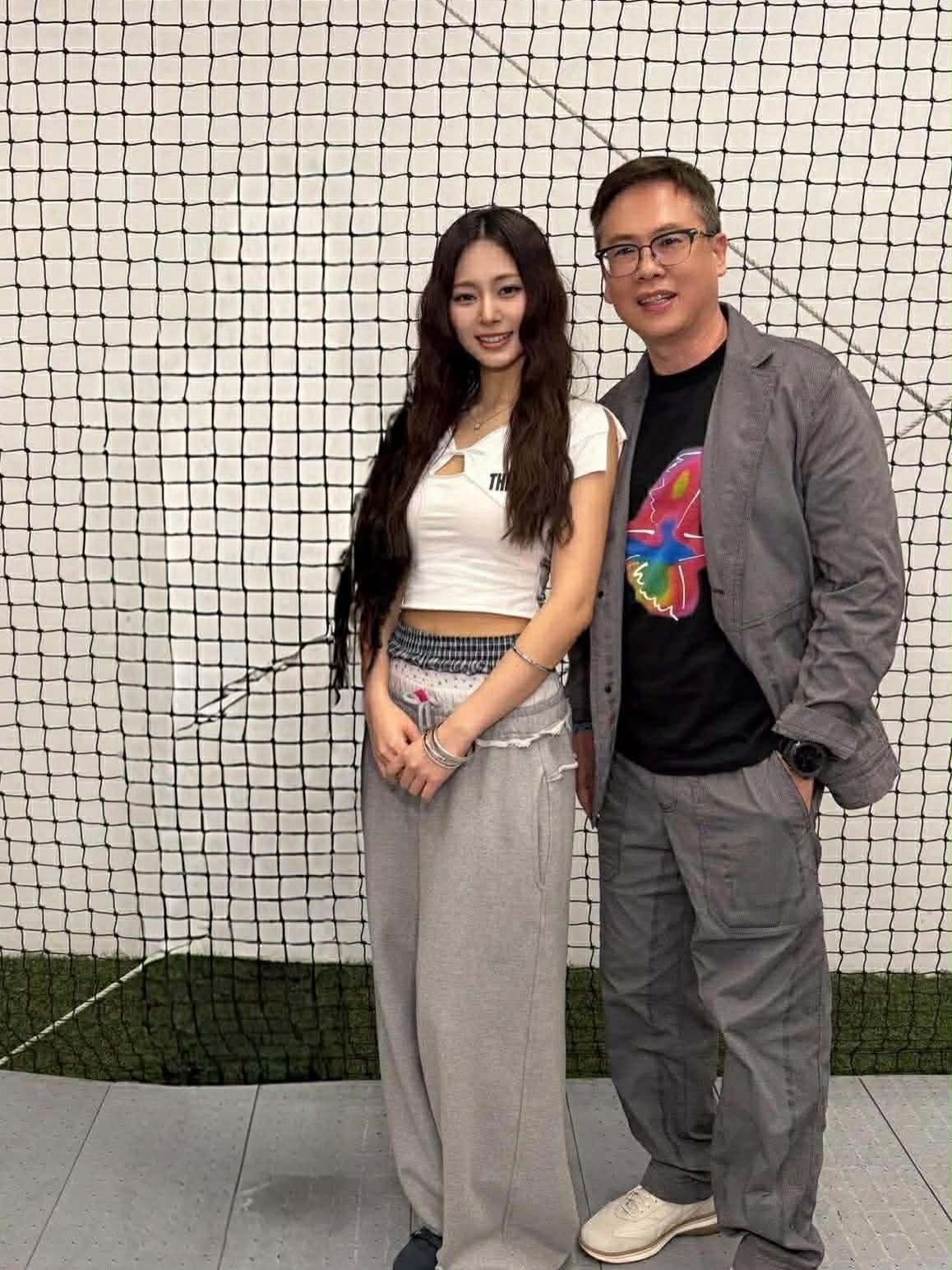 結婚24年超恩愛！突翻到老公手機「和小26歲嫩妹」甜蜜合照　賈永婕曬照氣喊：「膽子有夠大...」