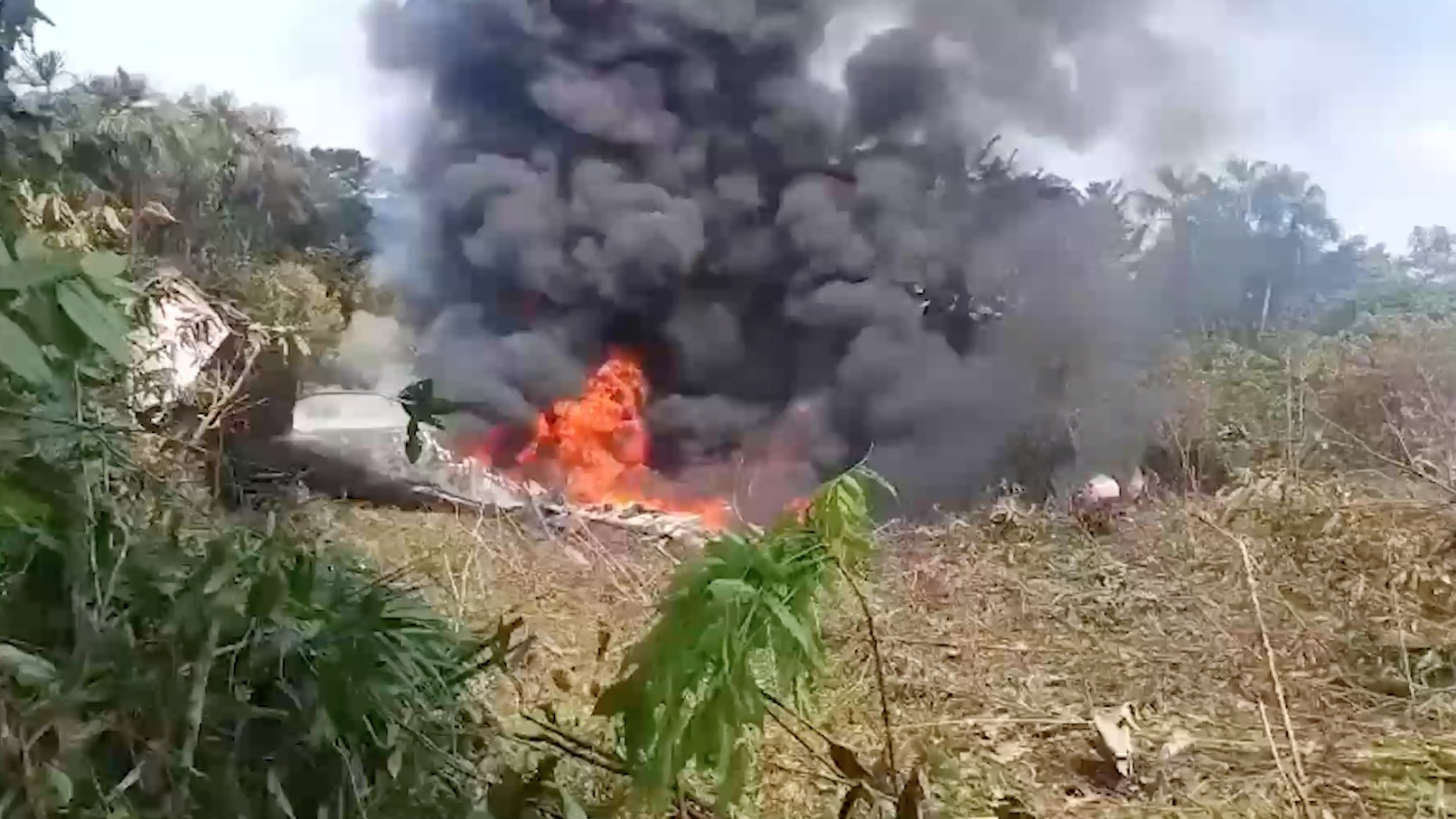 快訊／驚爆空難！飛機墜毀「載125名乘客」死傷人數曝光　