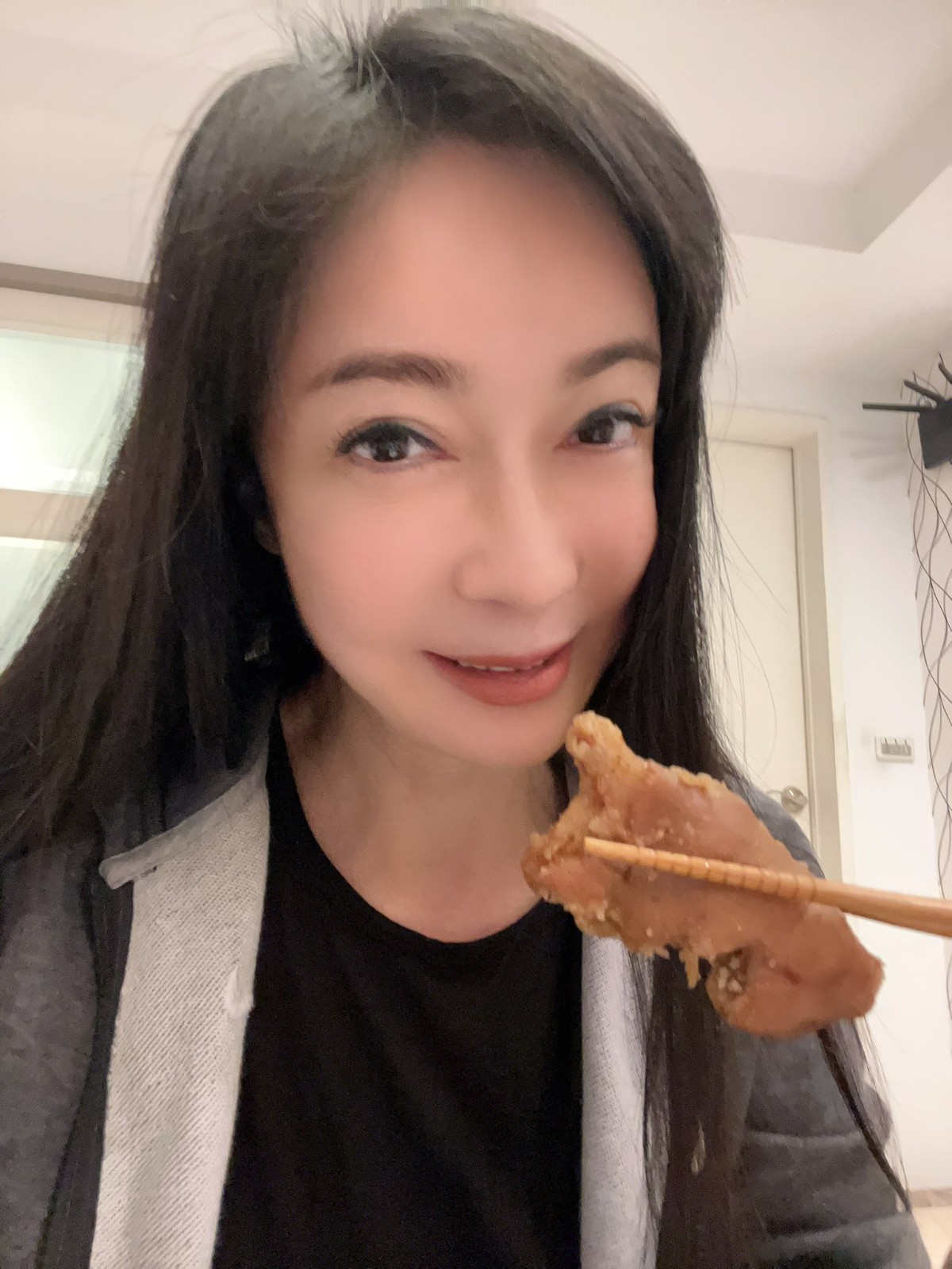 癌末轉移腹膜！58歲本土女星「痛到癱軟」　堅持不化療「原因曝光」