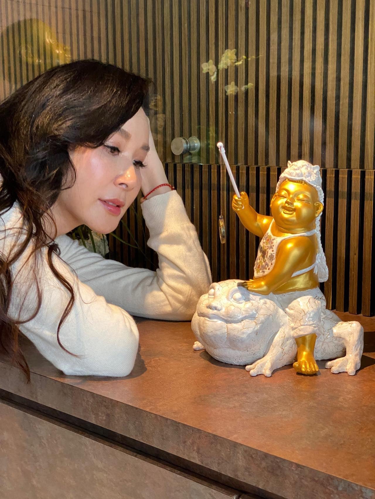 不愧是台灣第一美！57歲蕭薔驚傳「被中國重金禮聘」　她笑回應「問題不在錢」