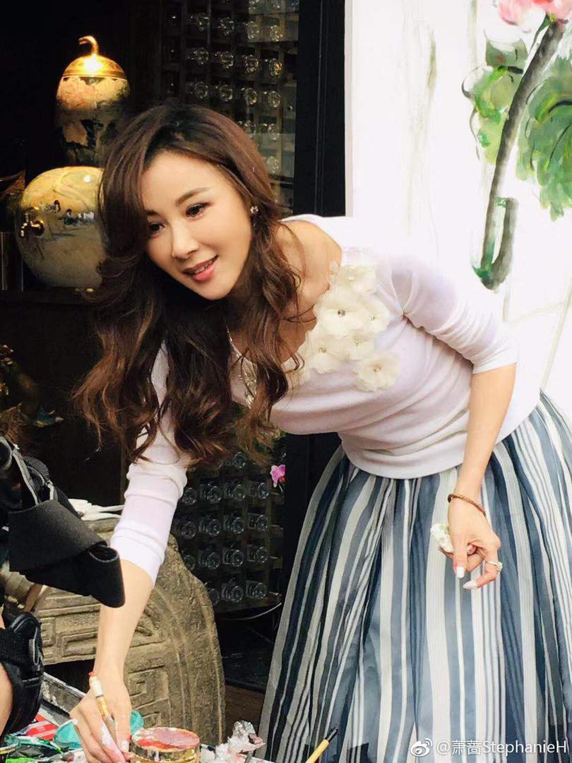 不愧是台灣第一美！57歲蕭薔驚傳「被中國重金禮聘」　她笑回應「問題不在錢」