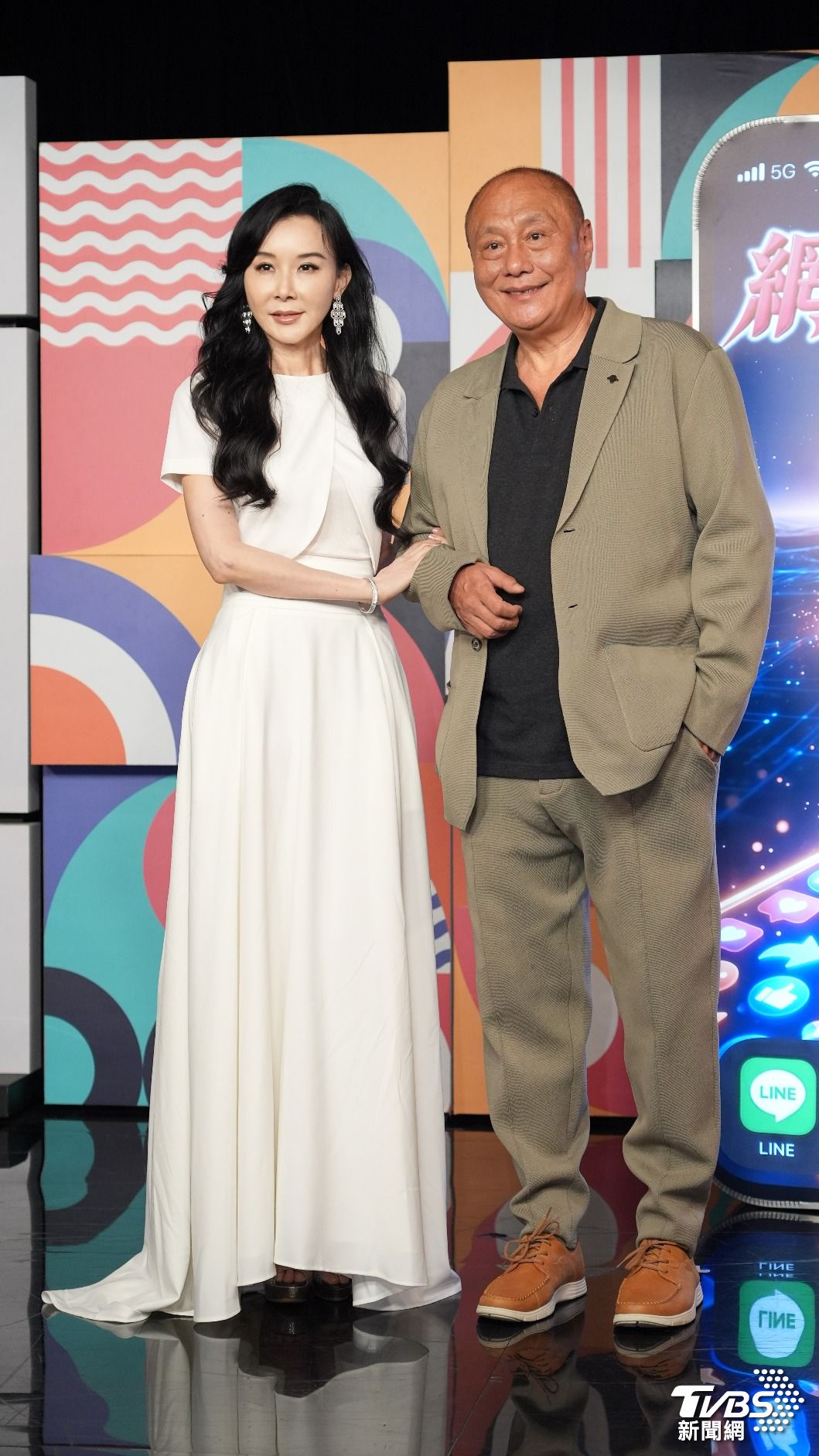 不愧是台灣第一美！57歲蕭薔驚傳「被中國重金禮聘」　她笑回應「問題不在錢」