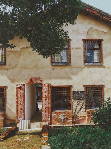 掃墓完別直接回家！命理師列「清明10大禁忌」誤踩衰整年　5點前要掃完「4生肖沖煞」別去這幾處