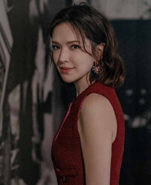 貼身禮服現身婚禮!許瑋甯「產後7個月真實狀態」曝光 往下「S曲線太犯規」網看呆:不像生過孩子