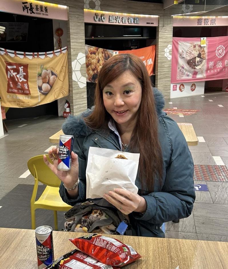 整形整過頭？范瑋琪重回舞台「臉臃腫變形」　網嚇壞：「以為法拉利姊」