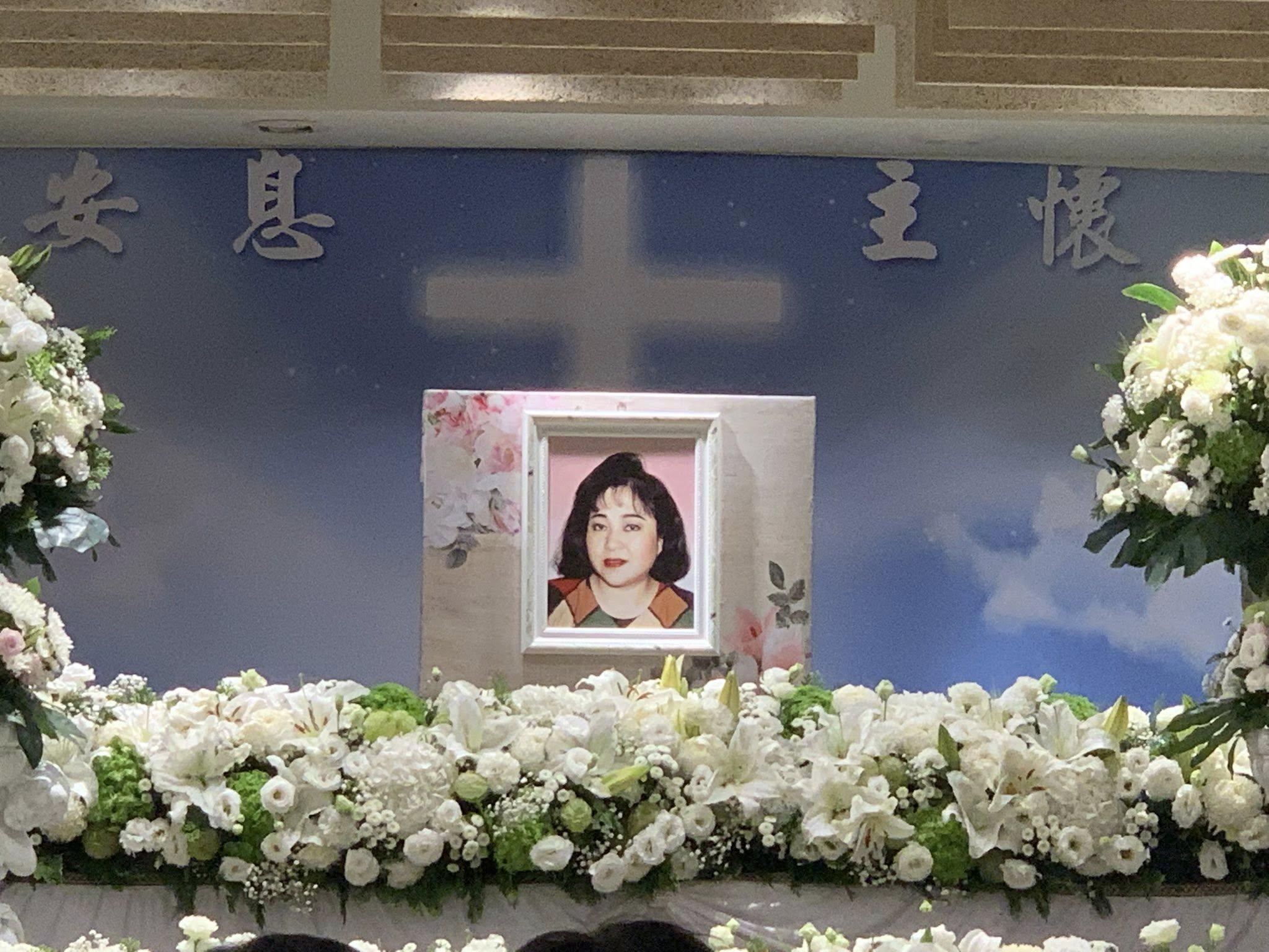 本土歌后「驚爆離世」!圈內大咖「現身告別式」:又走了老朋友...