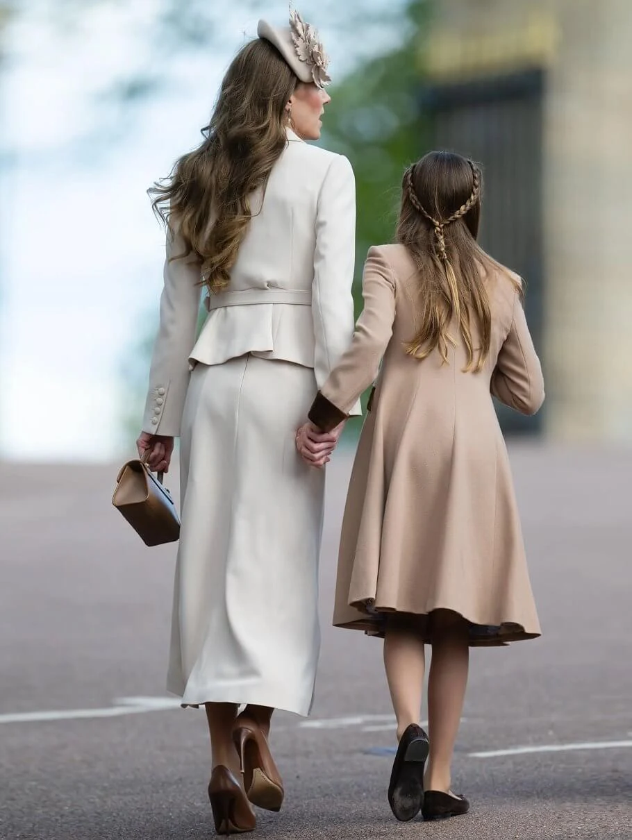 才剛從癌症康復！44歲凱特王妃現身「被拍瘦到脫相」　10歲小公主「當下舉動感動網」：真的長大了