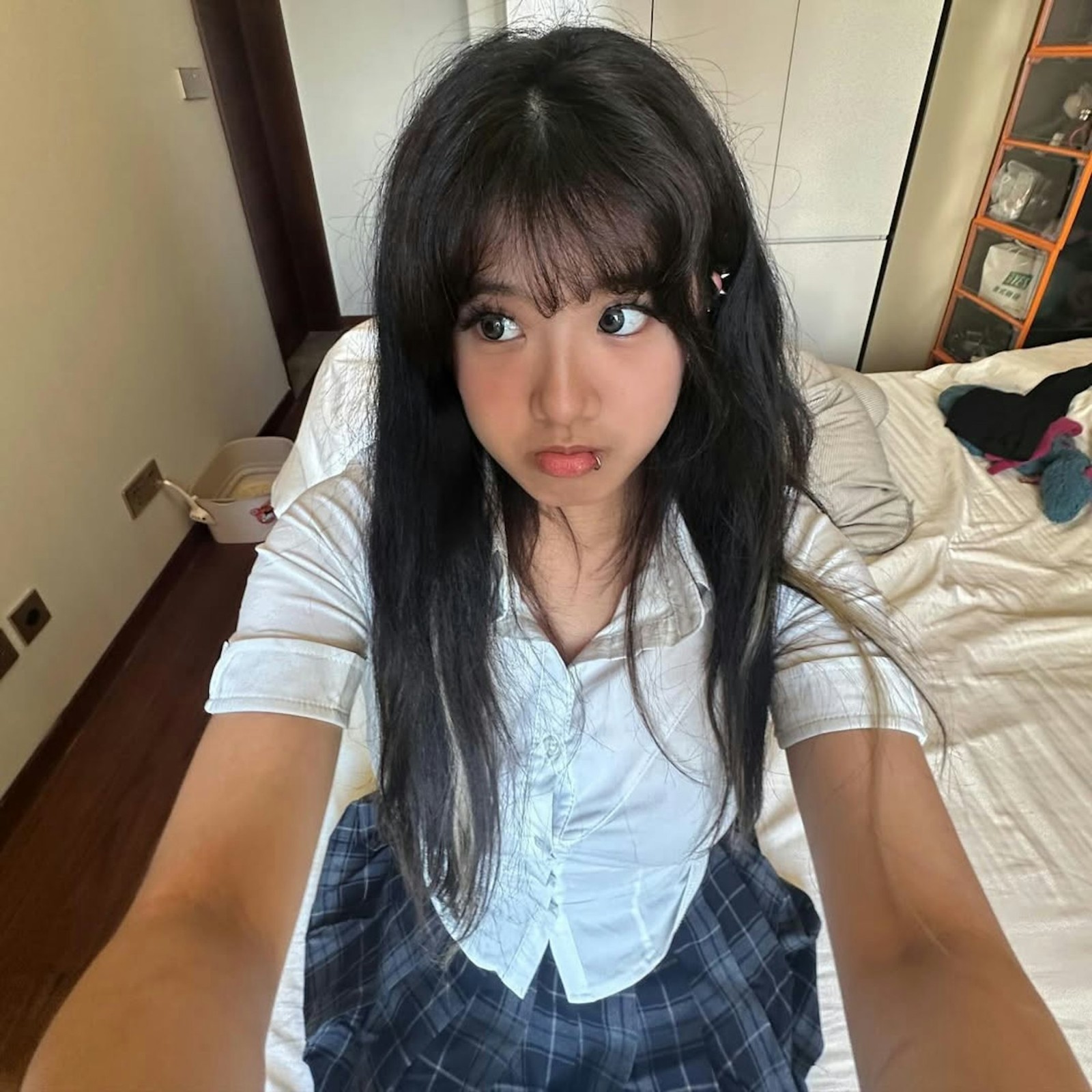 辣度再升級!梧桐妹滿20歲「放送比基尼辣照」 背後只有一條線「賈靜雯反應曝光」