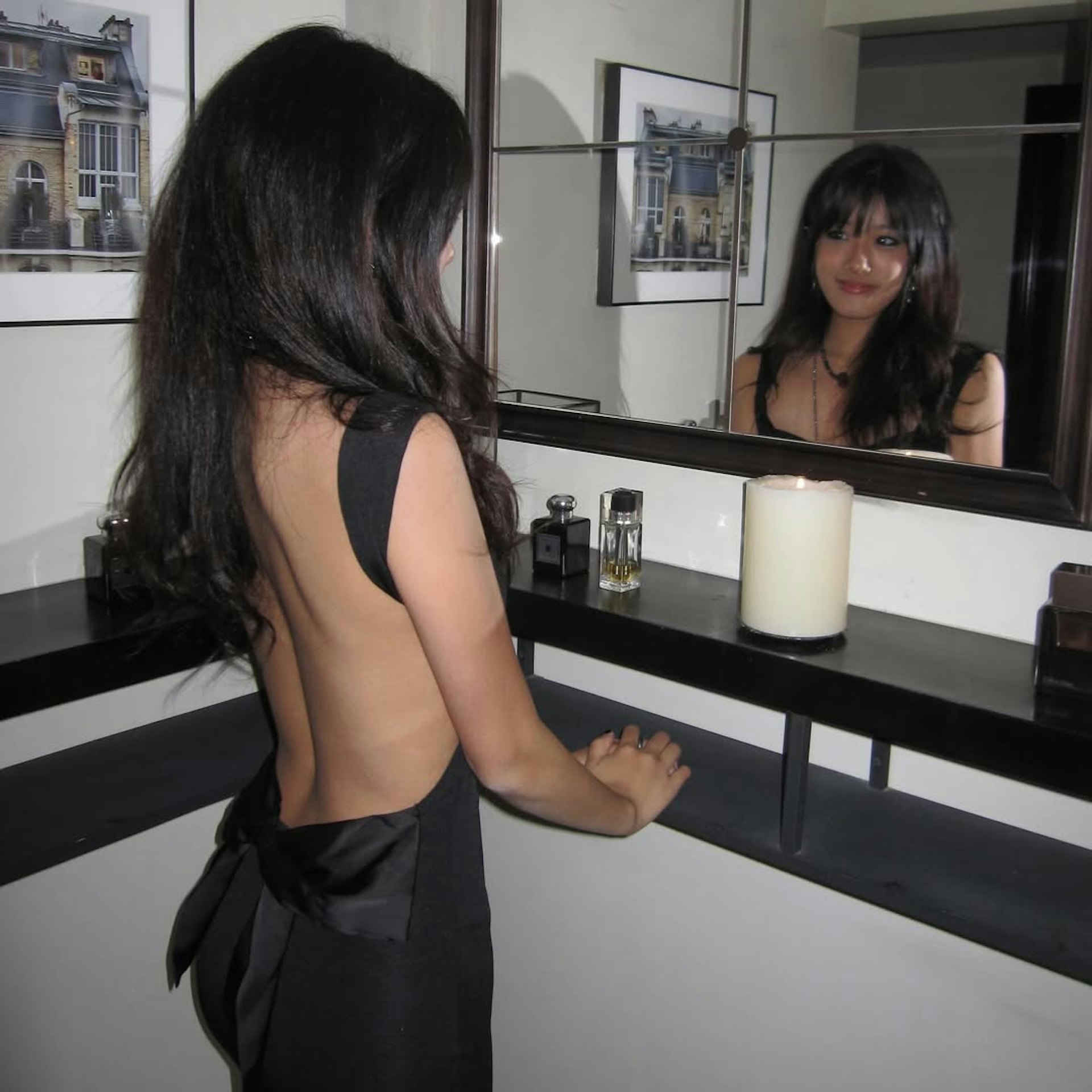 辣度再升級!梧桐妹滿20歲「放送比基尼辣照」 背後只有一條線「賈靜雯反應曝光」