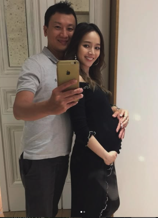 結婚15年傳婚變!47歲侯佩岑突喊「離開是為了更好的相遇」 粉絲國外偶遇「與老公真實互動」曝
