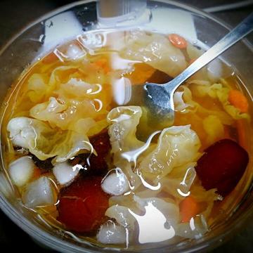 別再說有冰就不會壞!醫示警「5類食物」絕不能放隔夜 「藏致命毒素」一變質全家慘中毒