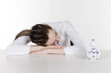 睡再久還是好累!專家揭「不是睡眠不足」 身體冒警訊「從5處對症下藥」