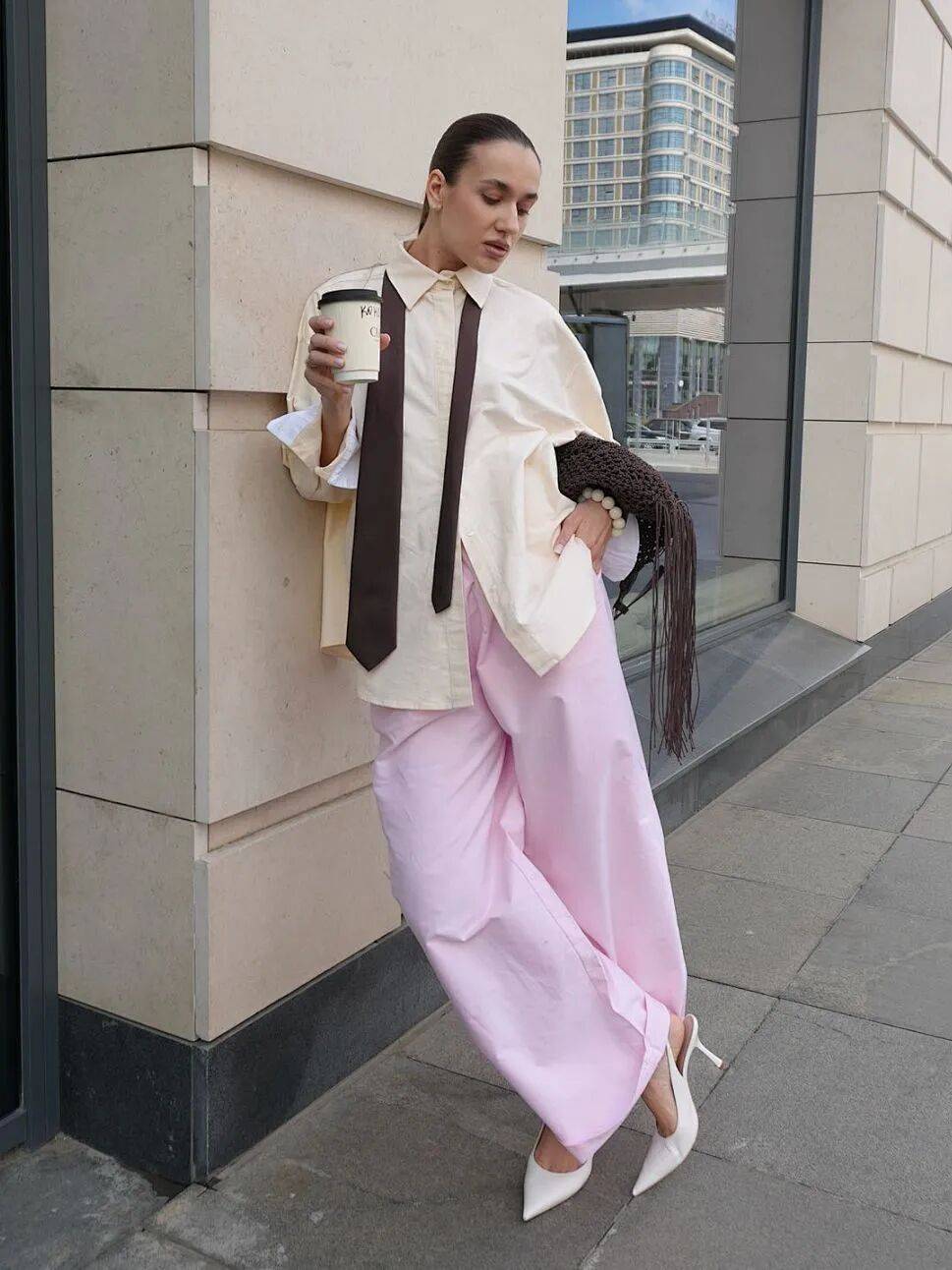 牛仔寬褲失寵了?2026年春夏「最時髦3件褲」 舒適又時尚「穿上瞬間年輕好幾歲」