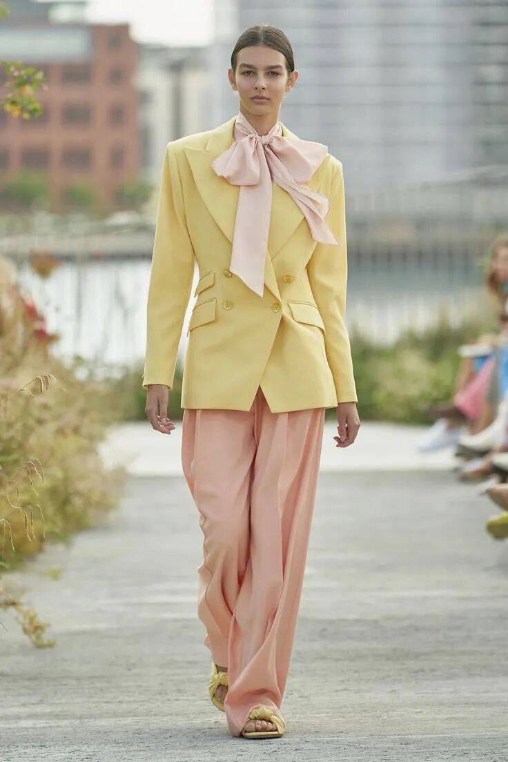 牛仔寬褲失寵了?2026年春夏「最時髦3件褲」 舒適又時尚「穿上瞬間年輕好幾歲」