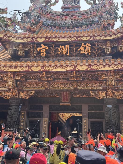 快訊/四媽相會!白沙屯粉紅超跑「衝進鎮瀾宮」 信徒曝:「媽祖有話想說」