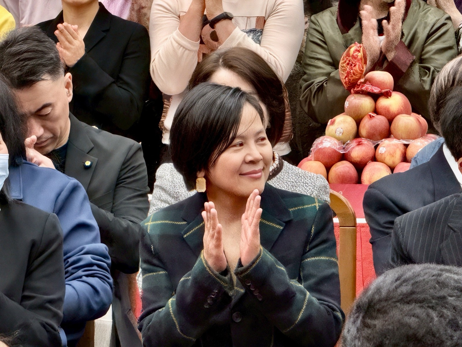 買愛馬仕又買保時捷!政壇女將哭喊「沒立委工作怎辦」:要養5小孩