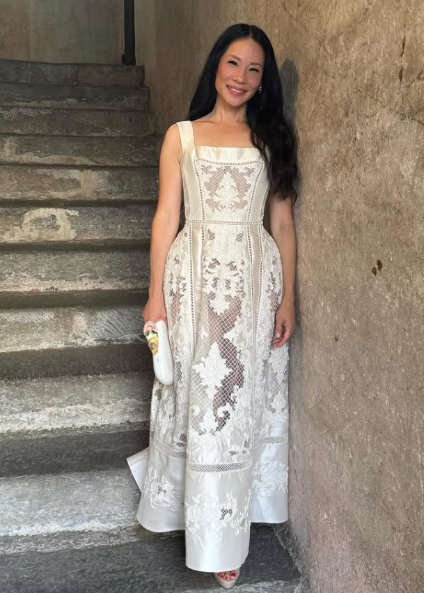 醫診斷出乳癌!57歲大咖女星「緊急手術切除」才知被誤診