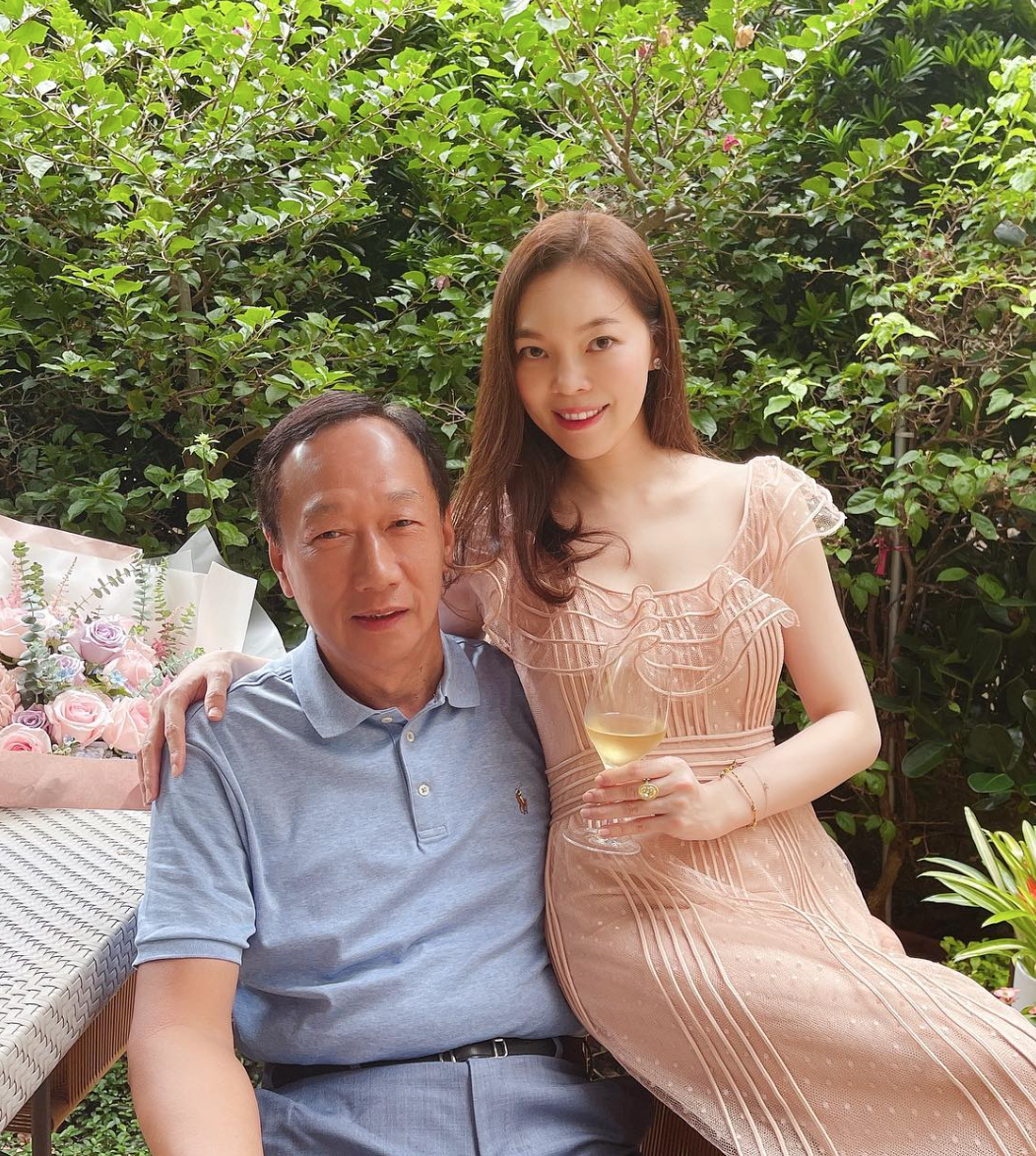 參加奧運級賽事!郭台銘16歲女兒「勇奪最高榮譽」 領獎照曝光「神顏激似曾馨瑩」根本人生勝利組