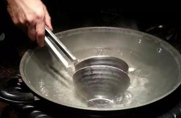 死在宿舍裡!男大生「吃完早餐身亡」 醫揪元兇「一超常吃餐點」藏危機:6~72小時就沒命