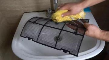 冷氣一開飄臭味！專家示警「開機前少做一事」超毒　不僅易生病「電費也會暴增」