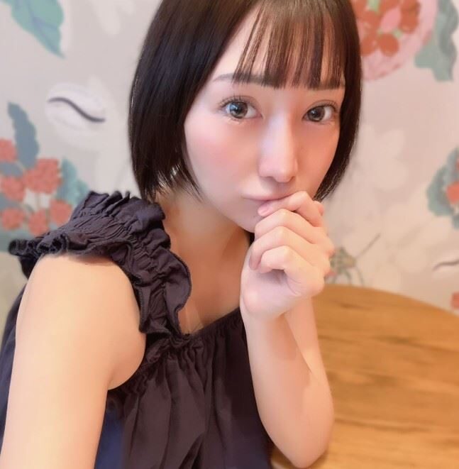 已婚財經專家翻車！9男6女「大玩女體香檳塔」極樂照瘋傳　他出面認了