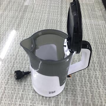 許多家庭天天用！「用這種水壺」宛如把癌喝下肚　每次喝「等同吞30億塑膠微粒」恐致早發性癌症