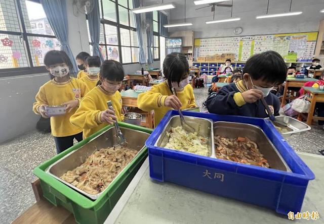 新北家長免花錢!國中小「天天吃完午餐再放學」擬這時上路