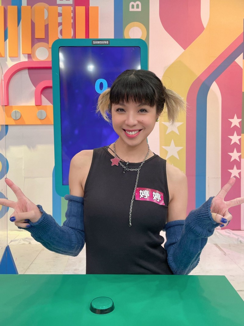 消失演藝圈14年！47歲女星驚喜「點頭嫁老外男友」　當年爆紅買車買房「一夕之間全沒了」：我很害怕...