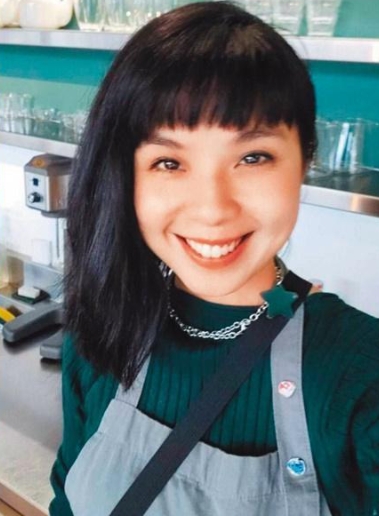 消失演藝圈14年！47歲女星驚喜「點頭嫁老外男友」　當年爆紅買車買房「一夕之間全沒了」：我很害怕...