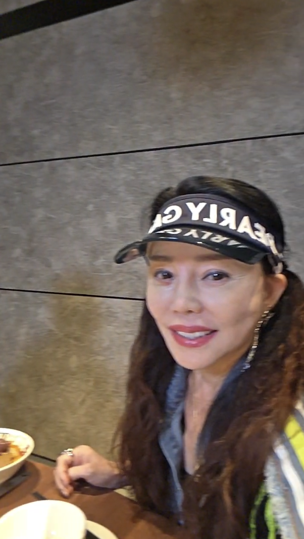 負面消息不斷！餐廳工讀生爆「遇狄鶯耍大牌」詭異奧客行徑　釣出同行：「我也遇過她...」
