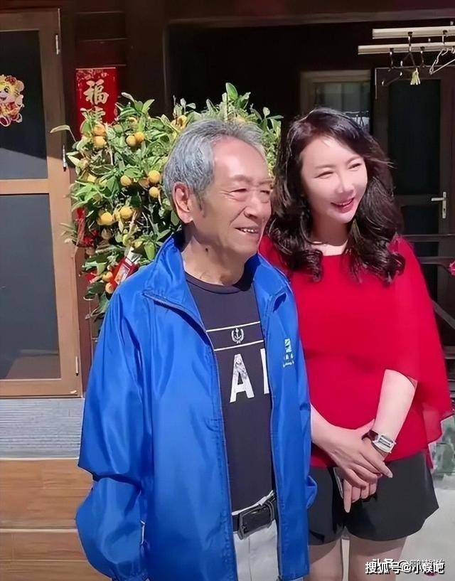 比父母還老！她堅持「嫁大37歲老戲骨」　遭各界反對「11年婚姻現況曝光」網傻眼了