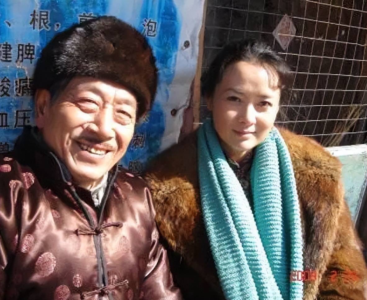 比父母還老！她堅持「嫁大37歲老戲骨」　遭各界反對「11年婚姻現況曝光」網傻眼了