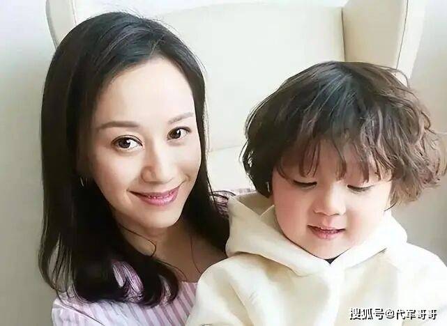 離婚賠上人生!48歲女星「幫前夫還千萬債」 終於還清債務「卻與兒子形同陌路」
