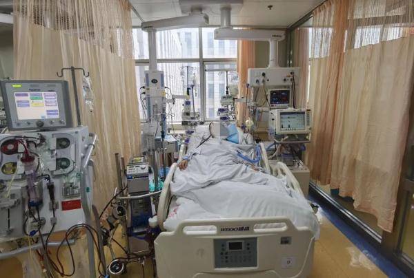 多重器官衰竭!50歲母親「休克進ICU搶救」 醫曝致命原因「只因吃了這個水果」