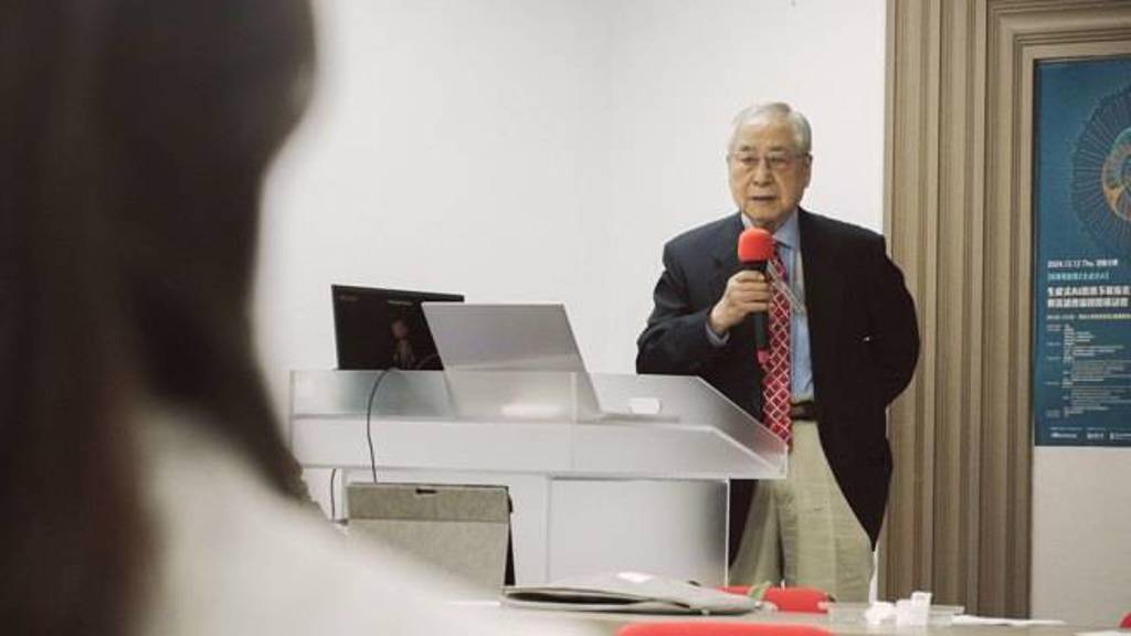 住院還在寫作業!92歲資深主播「碩士畢業了」 學到老「平均成績驚人」教授都傻住