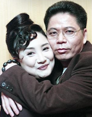 陳盈潔血便命危!大咖前夫「深情現身病院」 鬆口「堅決離婚原因」仍情牽23年