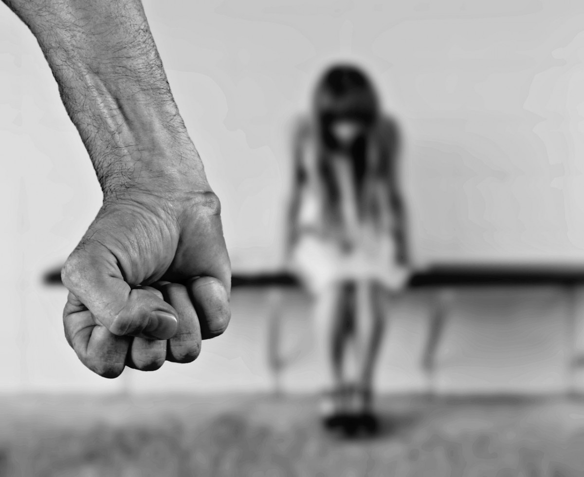 8歲「最勇敢的小男孩」為母親擋下暴力攻擊！4天後仍宣告不治