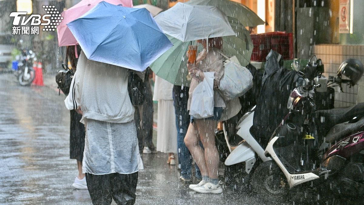 快訊/致災雨彈連炸一周!雨勢「最猛時間曝光」 氣象署親回「豪雨假機率」